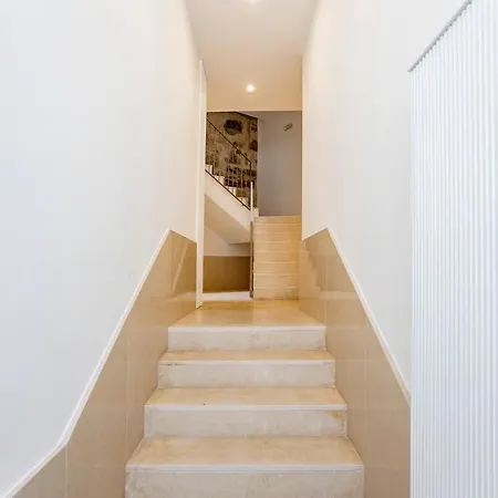 Downtown Wonder Flat W/ Ac By Lovelystay